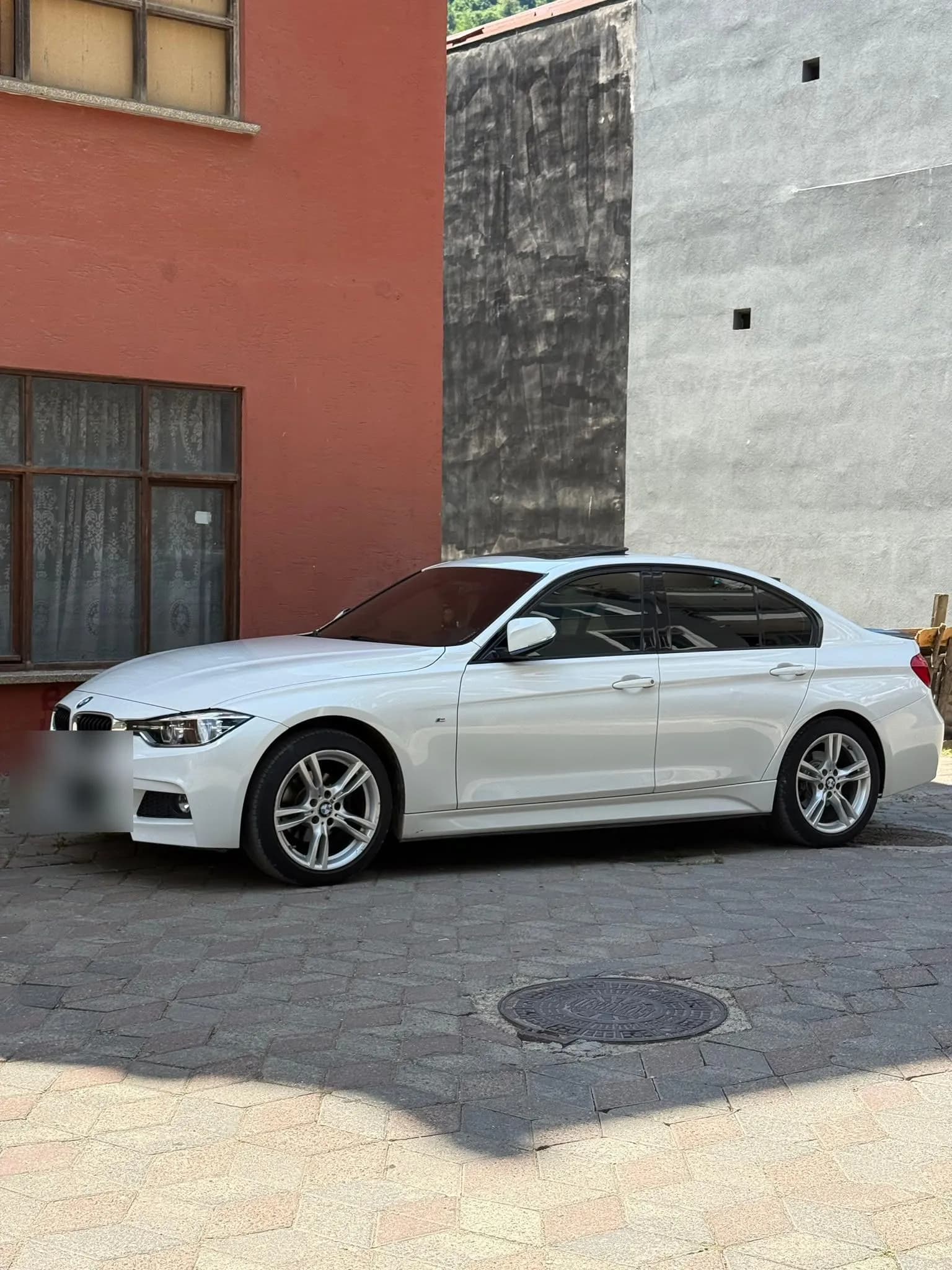BMW 3 Serisi M Sport · Beyaz